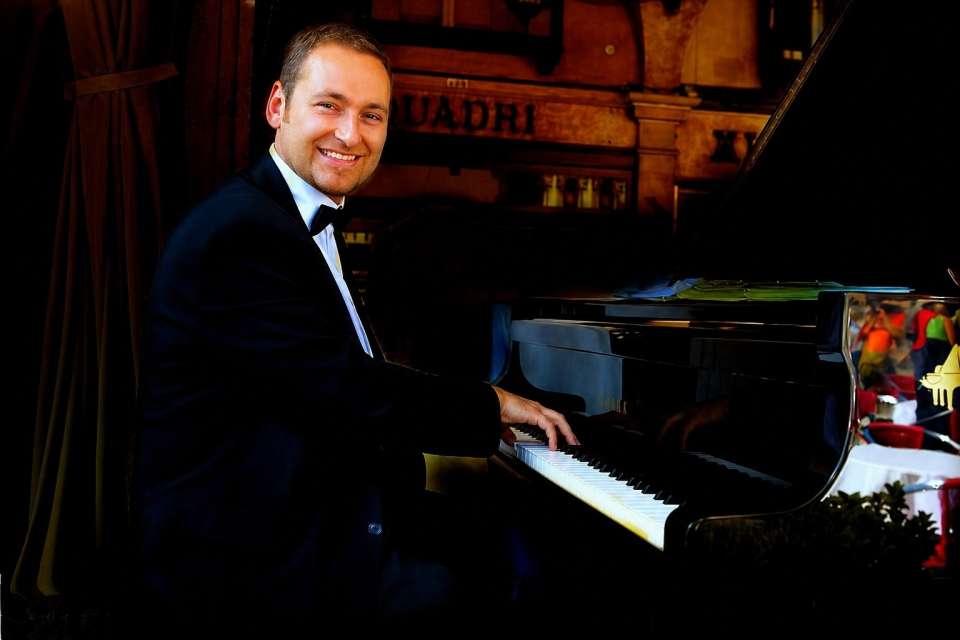 Dorel Piano | Hampshire Pianist For Hire