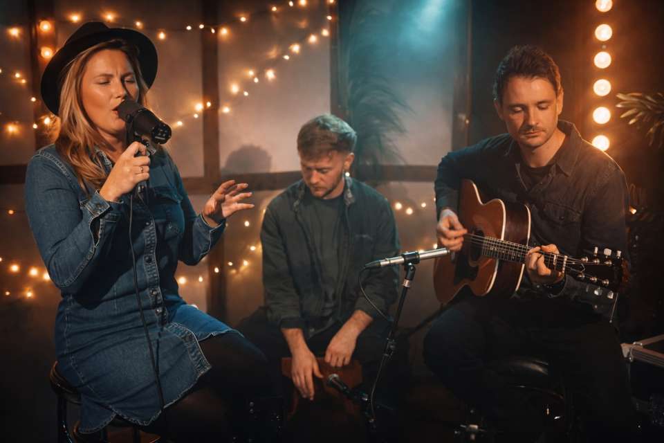 Fever Trio | London Soul and Pop Acoustic Band For Hire