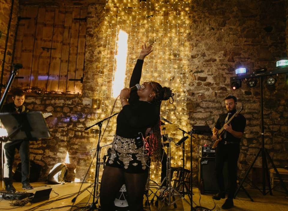 Manhattan Soul and Pop Band in Leeds For Hire 21