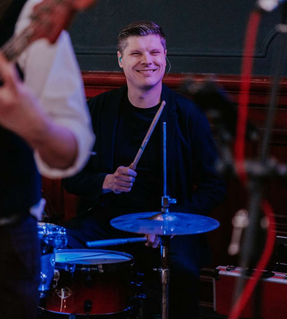 The Crossfades Wedding Band in Gloucestershire for Hire 18